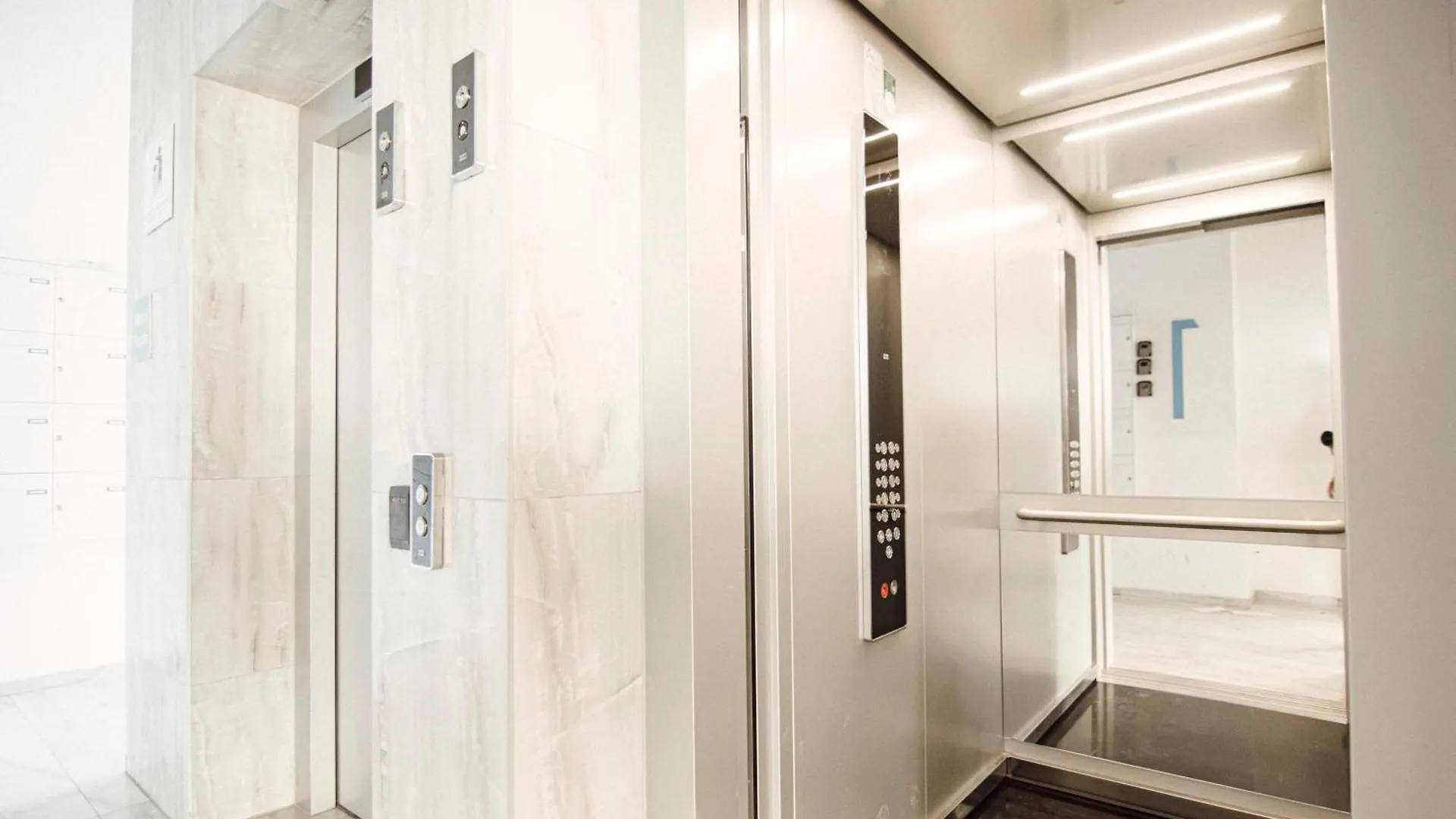 Helia Luxury Apartment New Boulevard 티라나